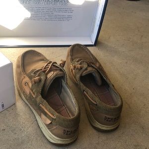 SPERRY Top-Sider. Worn several times and still in good condition.